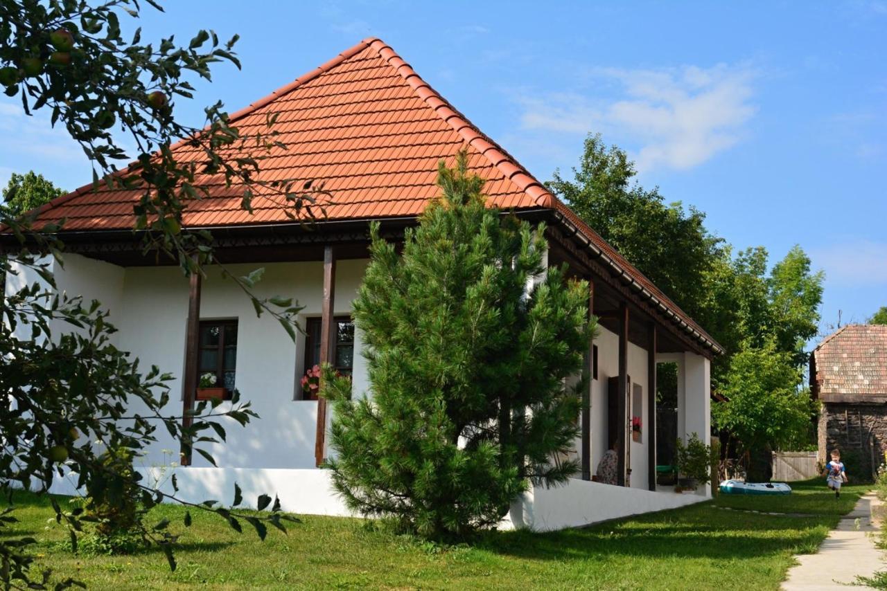 Ubytovanie Na Vcelej Farme Polichno Bagian luar foto